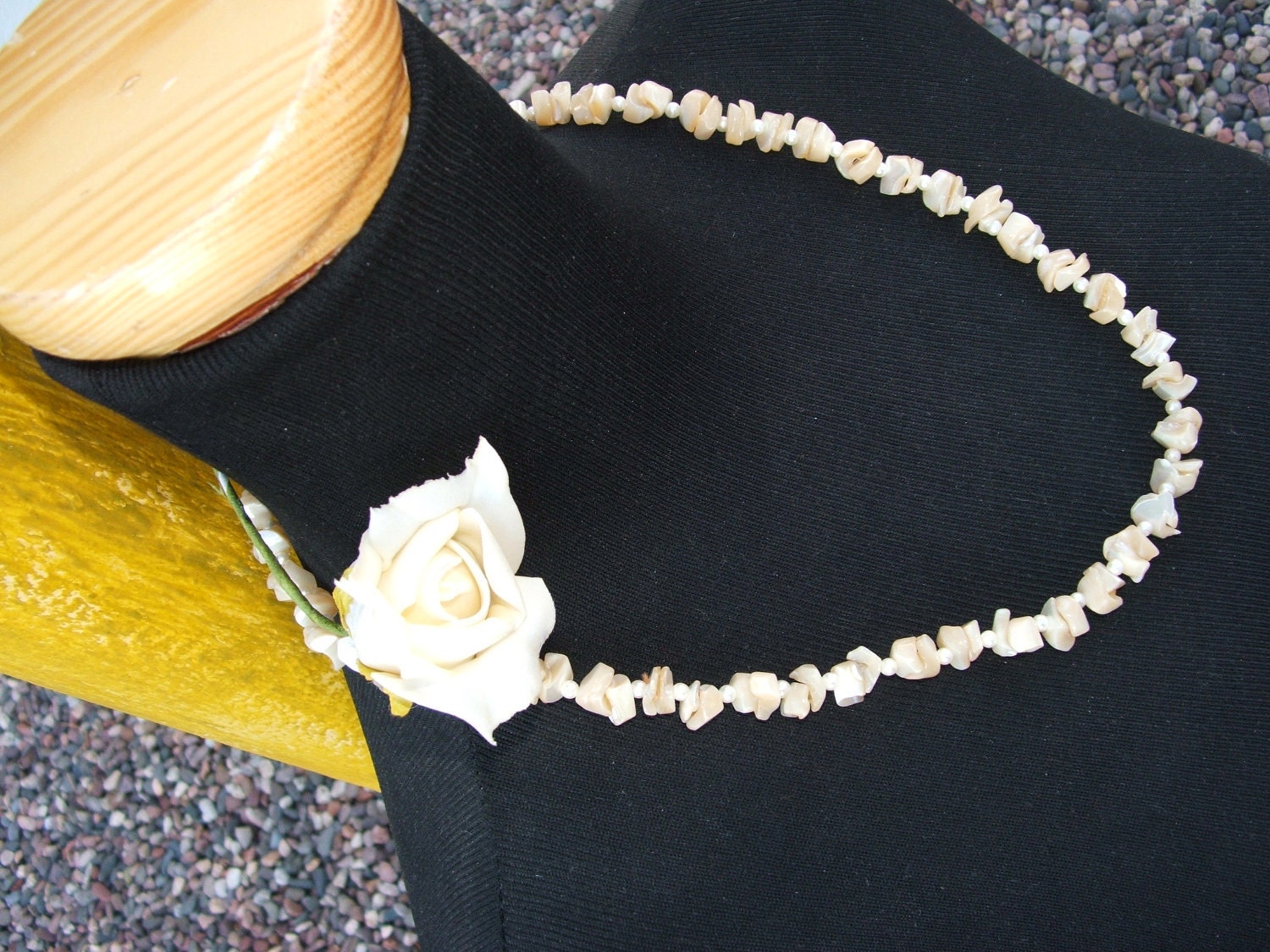 Summer Fun Shell and Pearl Classic Vintage Necklace