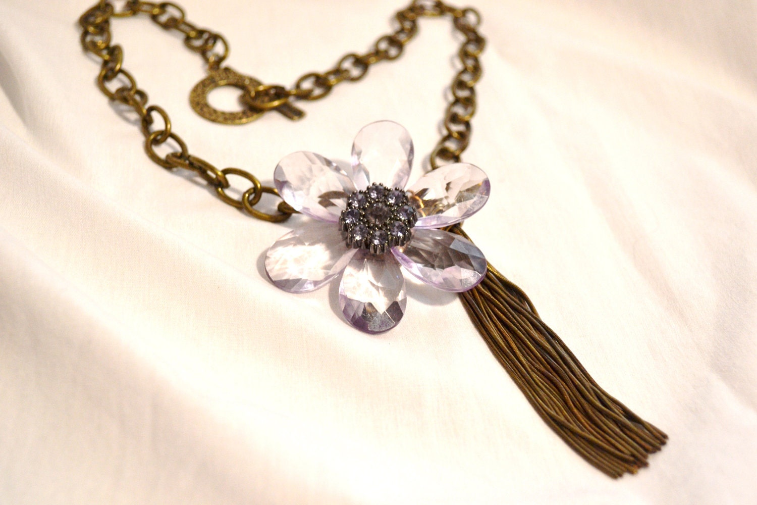 Vintage Upcycled Rhinestone FloweR nEcklace