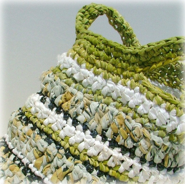Large beach rag bag crocheted in white, yellow and green cotton yarns