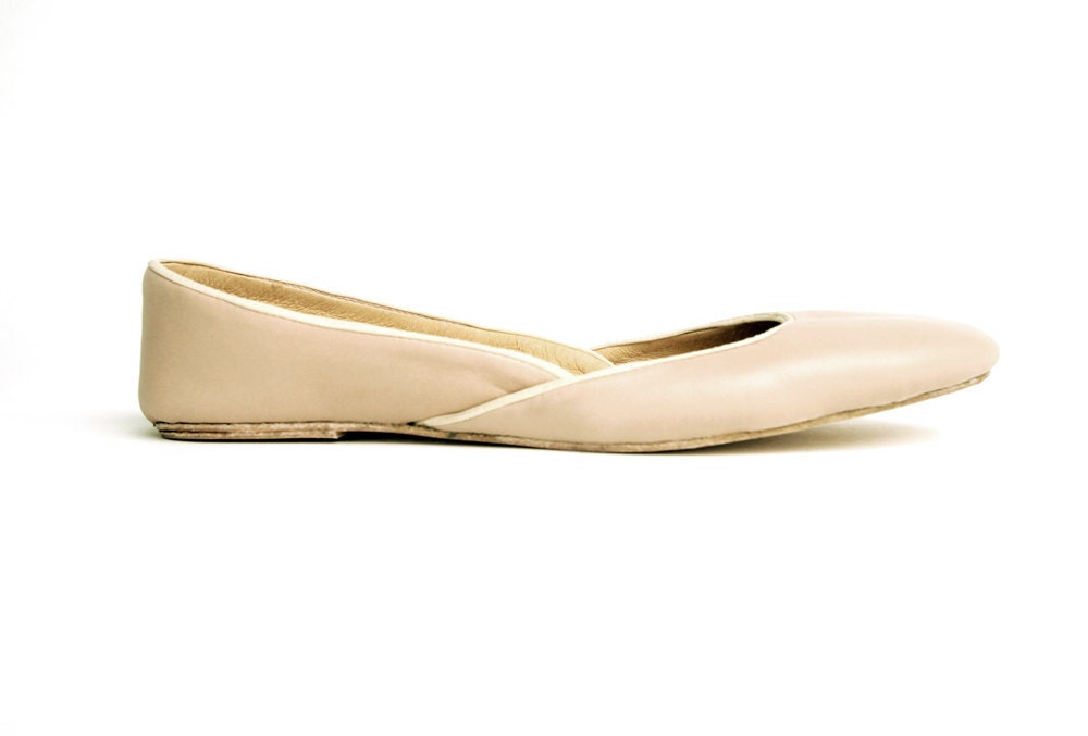 Soft leather ballet flats. Café au lait.