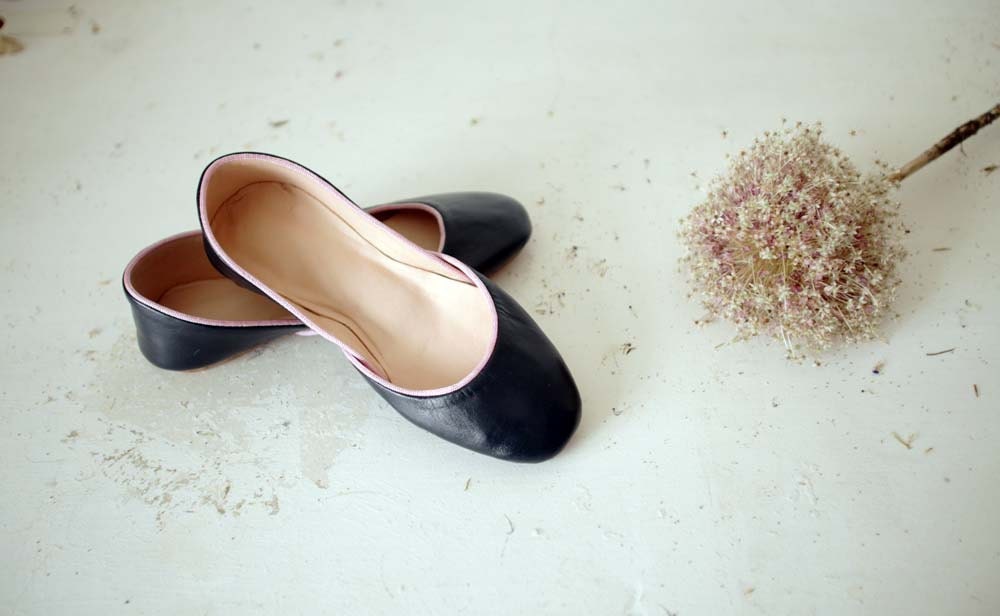 Soft Leather Ballet Flats. Navy Blue