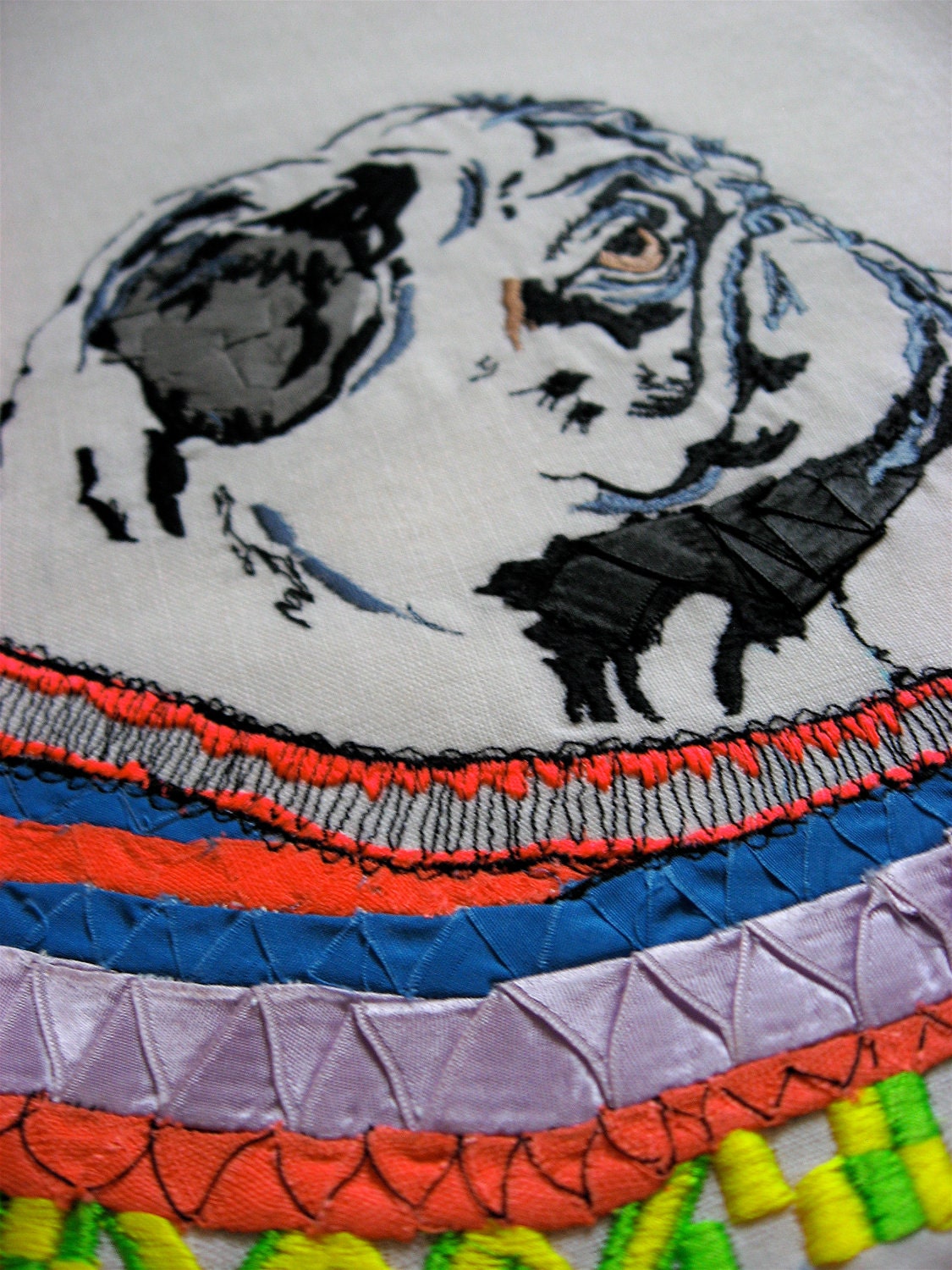 Embroidered Pet Portrait on Linen - Costum