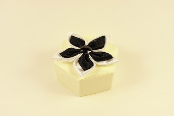 Hexagonal Wedding Favor Box-Black and White Satin Daisy Flower With A Diamante Center.