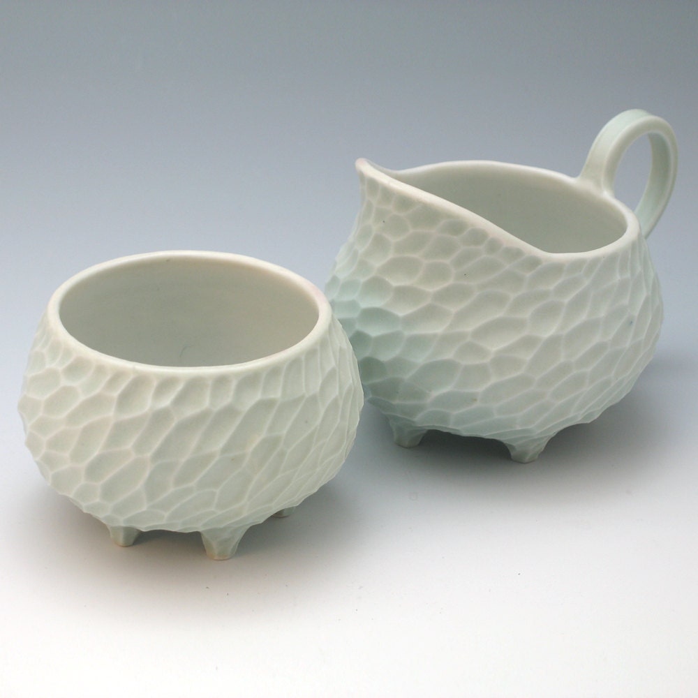 Porcelain creamer and sugar bowl set