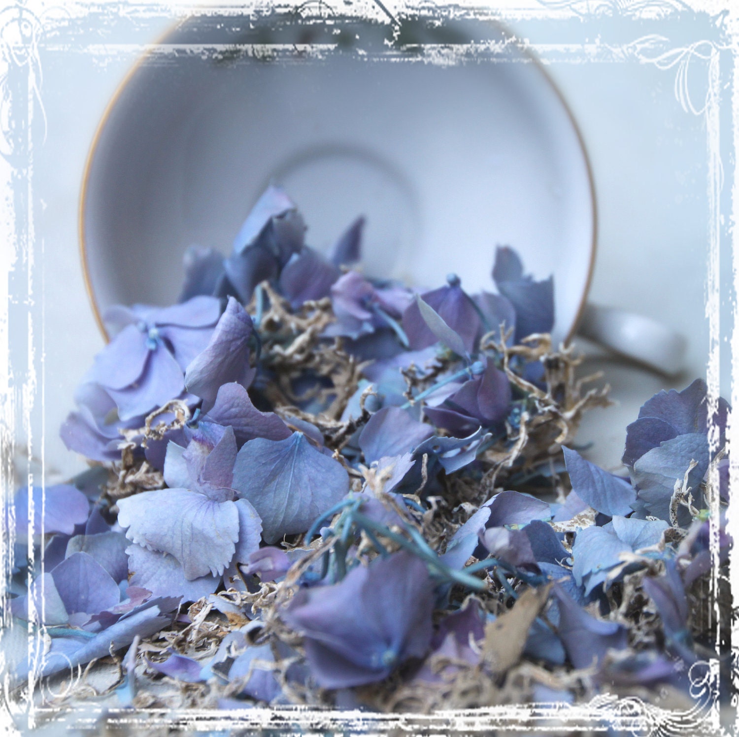 Happily Ever After Hydrangea Petal Confetti - Spring Wedding Flower Girl - Decoration Weddings - Flower Toss - Periwinkle Blue
