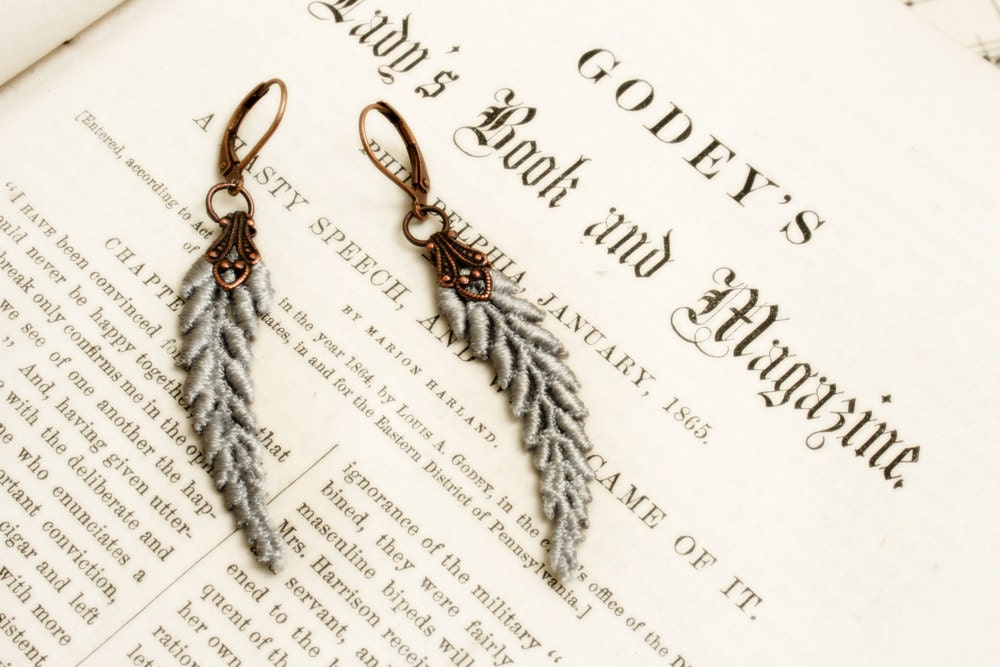 lace earrings -LEA- silver gray