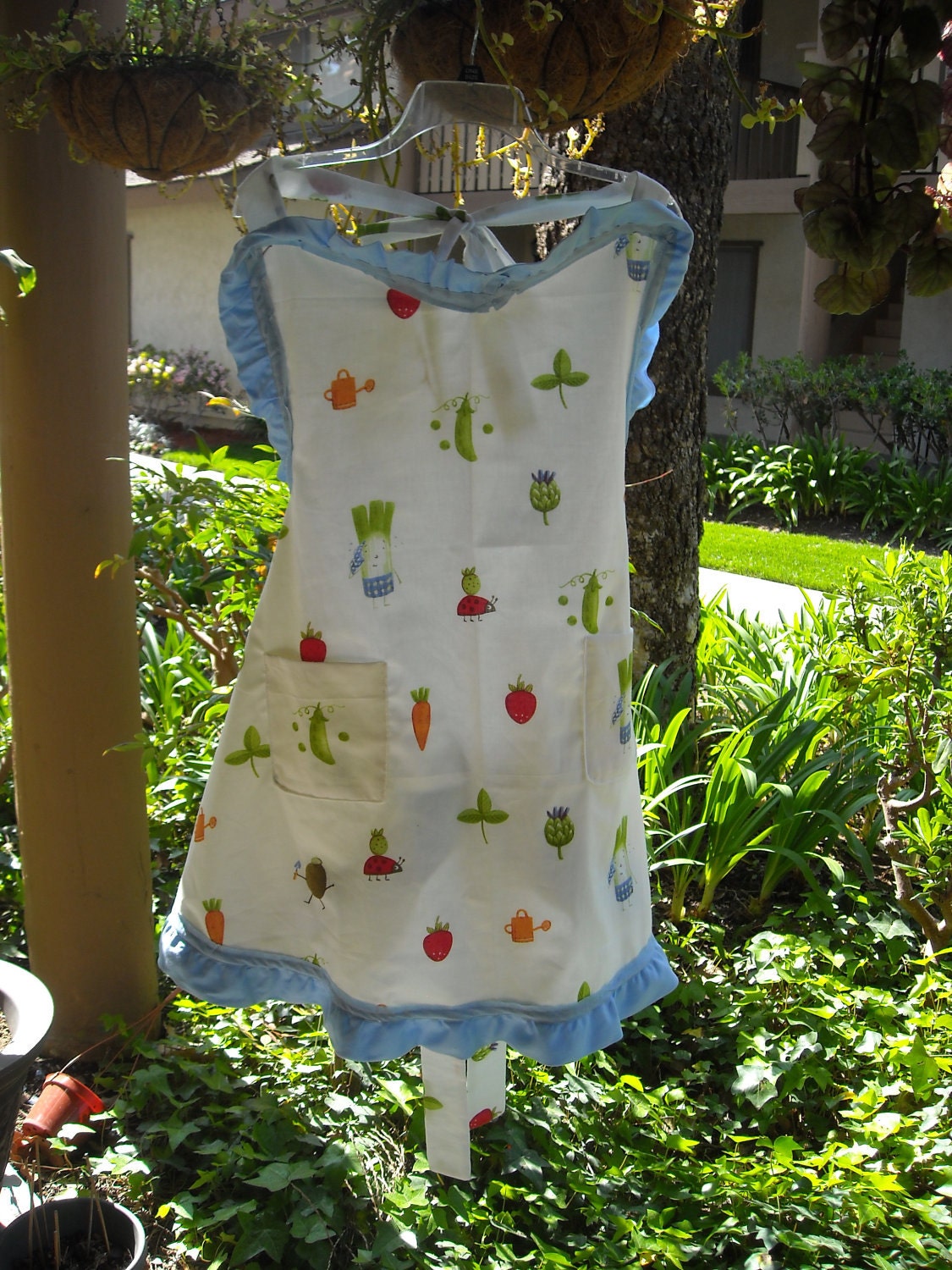 Plus Sized Adorable Garden Apron