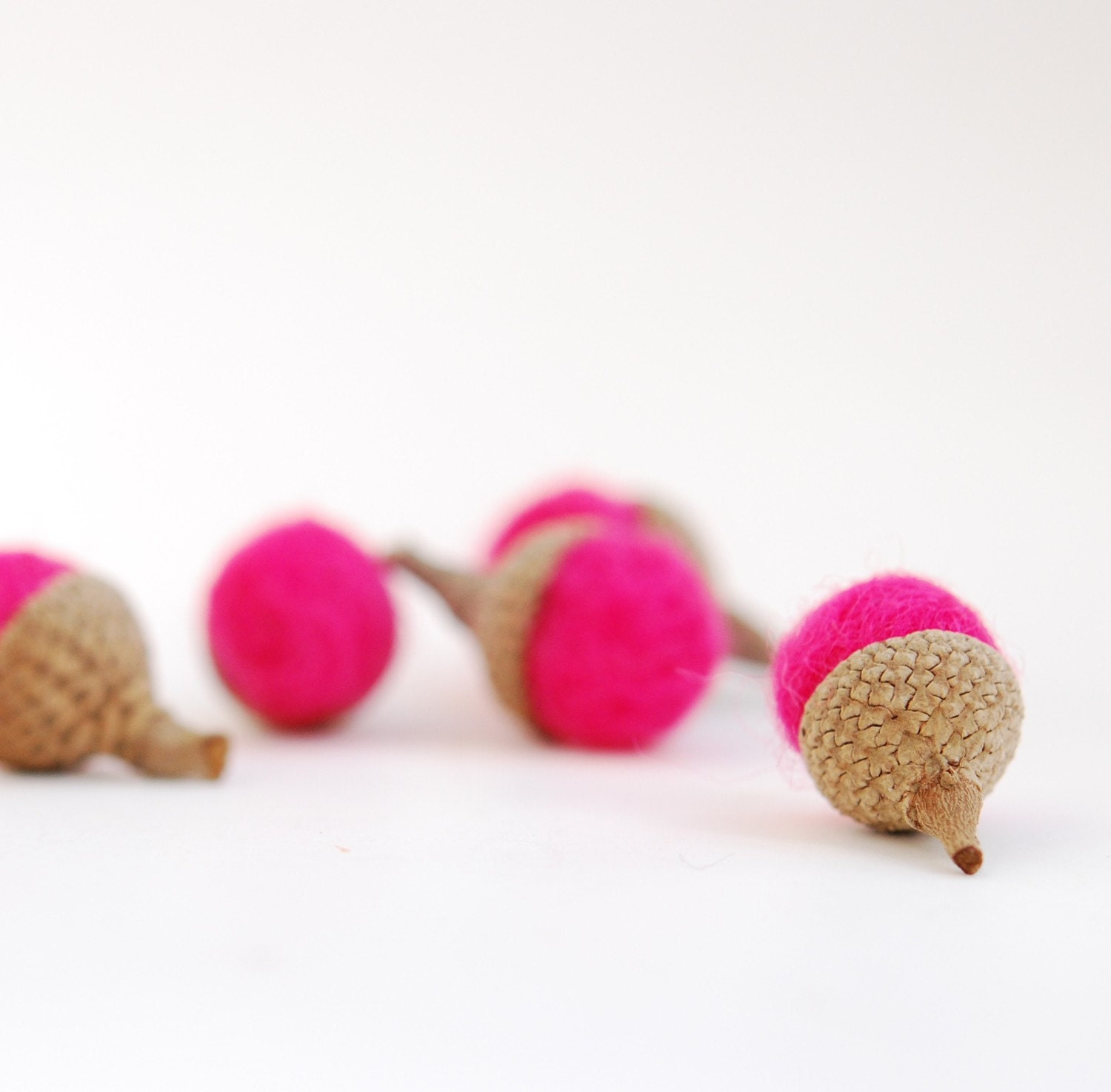Felted Acorns 10 acorns Hot Pink, valentine decor sweetheart fuschia woodland nature - feltjar