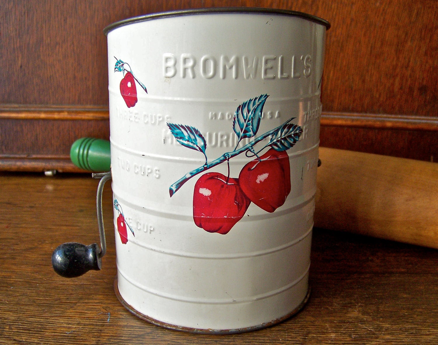 Vintage Bromwells Apple Flour Sifter