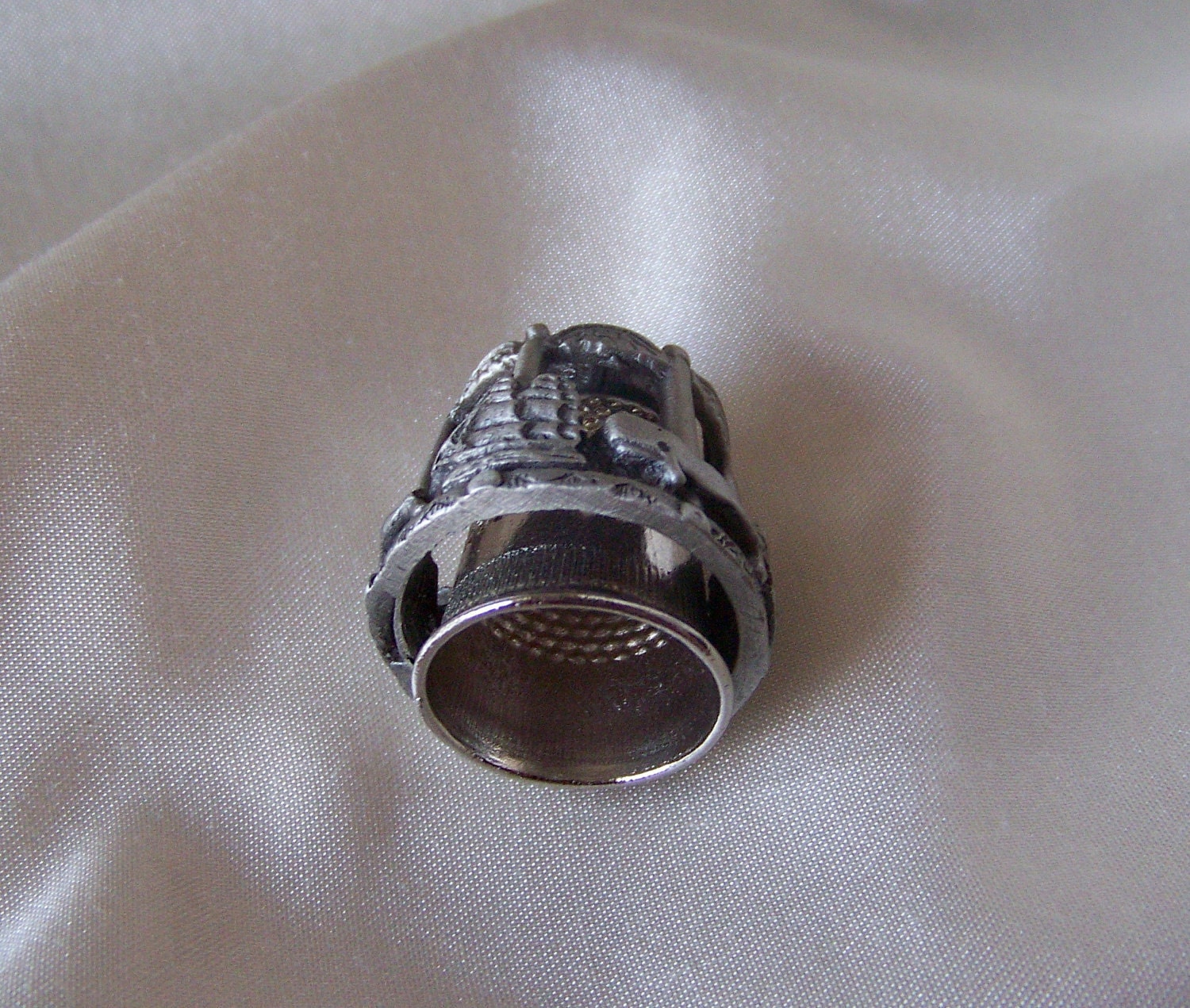 Carousel Pewter Thimble by Nicholas Gish
