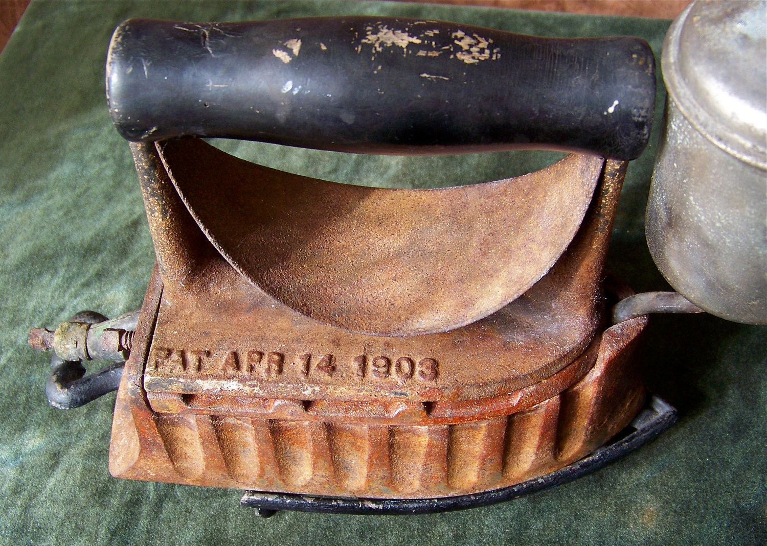 Antique Gas Iron The Monitor 1903