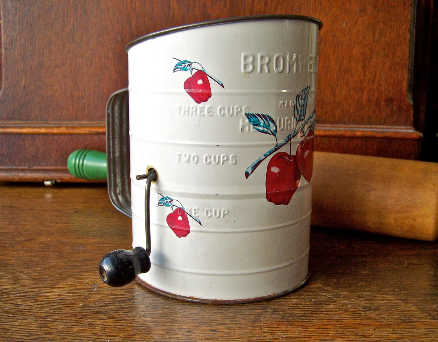 Vintage Bromwells Apple Flour Sifter