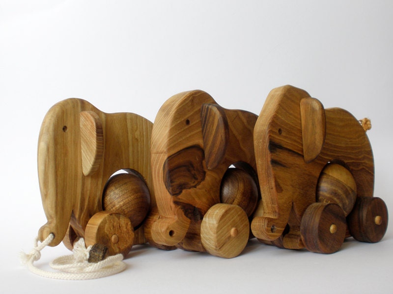 Wooden pull toy eco friendly - ELEPHANT ELLIE
