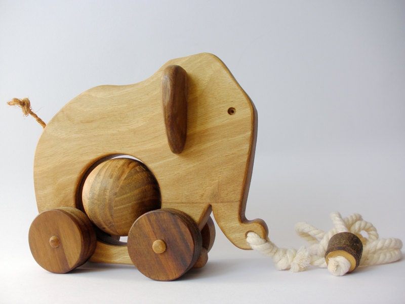 Wooden pull toy eco friendly - ELEPHANT ELLIE