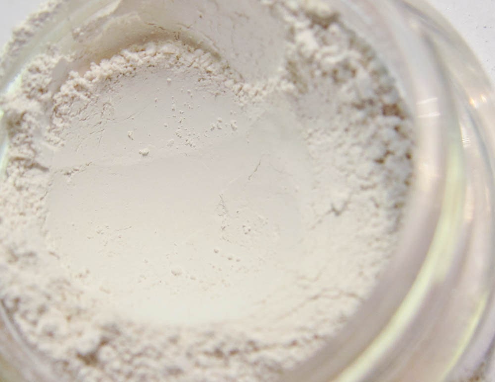 Matte White Pigment Eyeshadow Opaque Base FRESHY POW POW