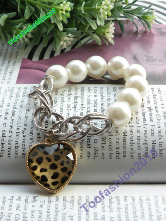 Retro gold heart shaped with leopard glass pearl beads hand chain bracelet vintage style