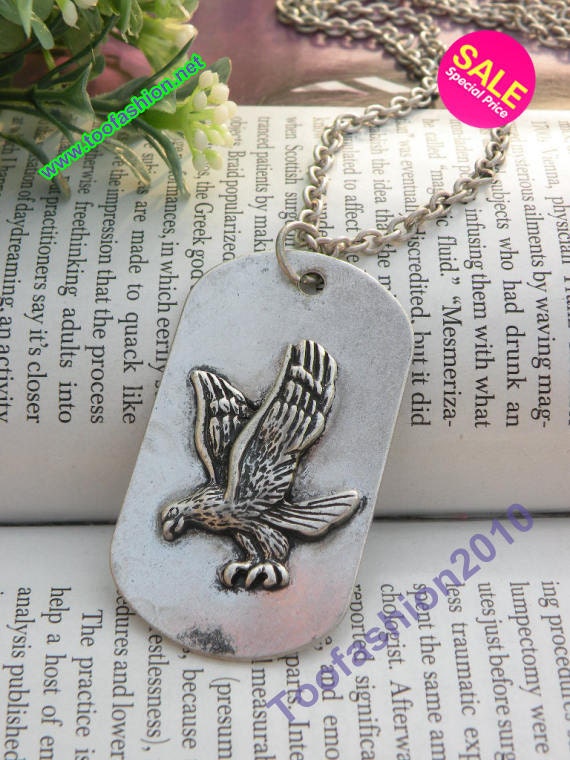 Pretty retro silver oval shape with hawk necklace pendant jewelry vintage style