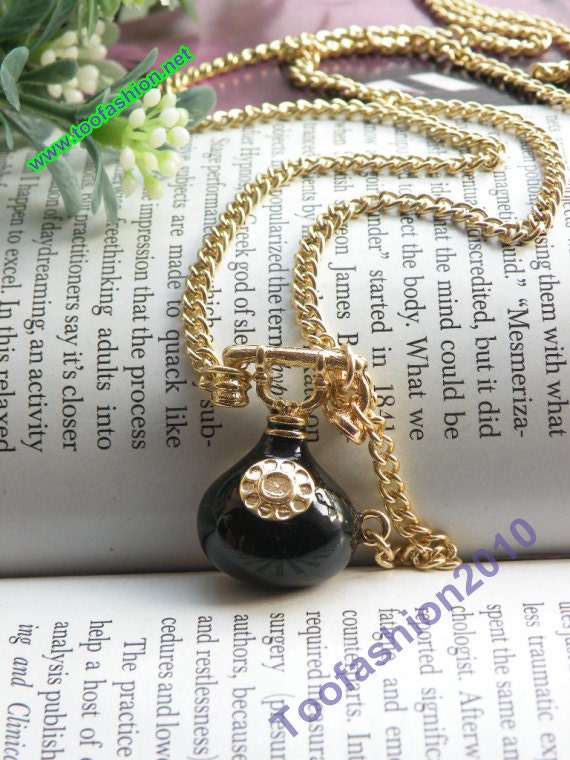 Pretty retro gold black glaze telephone phone necklace pendant vintage style