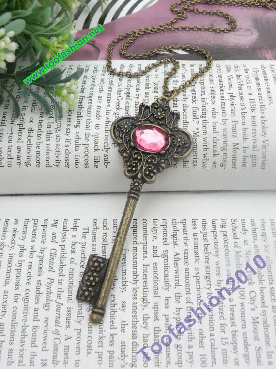 Pretty retro copper pink crown key with vine pattern necklace pendant jewelry vintage style