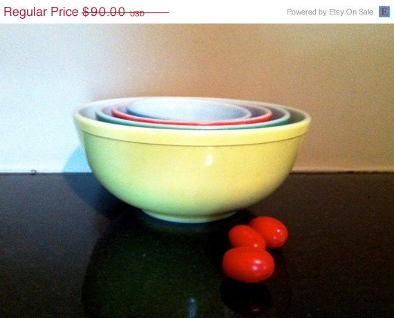 RESERVED for cmcleod02 VNTG 1950s Pyrex yellow/green/red/blue Nesting 4 piece bowl set