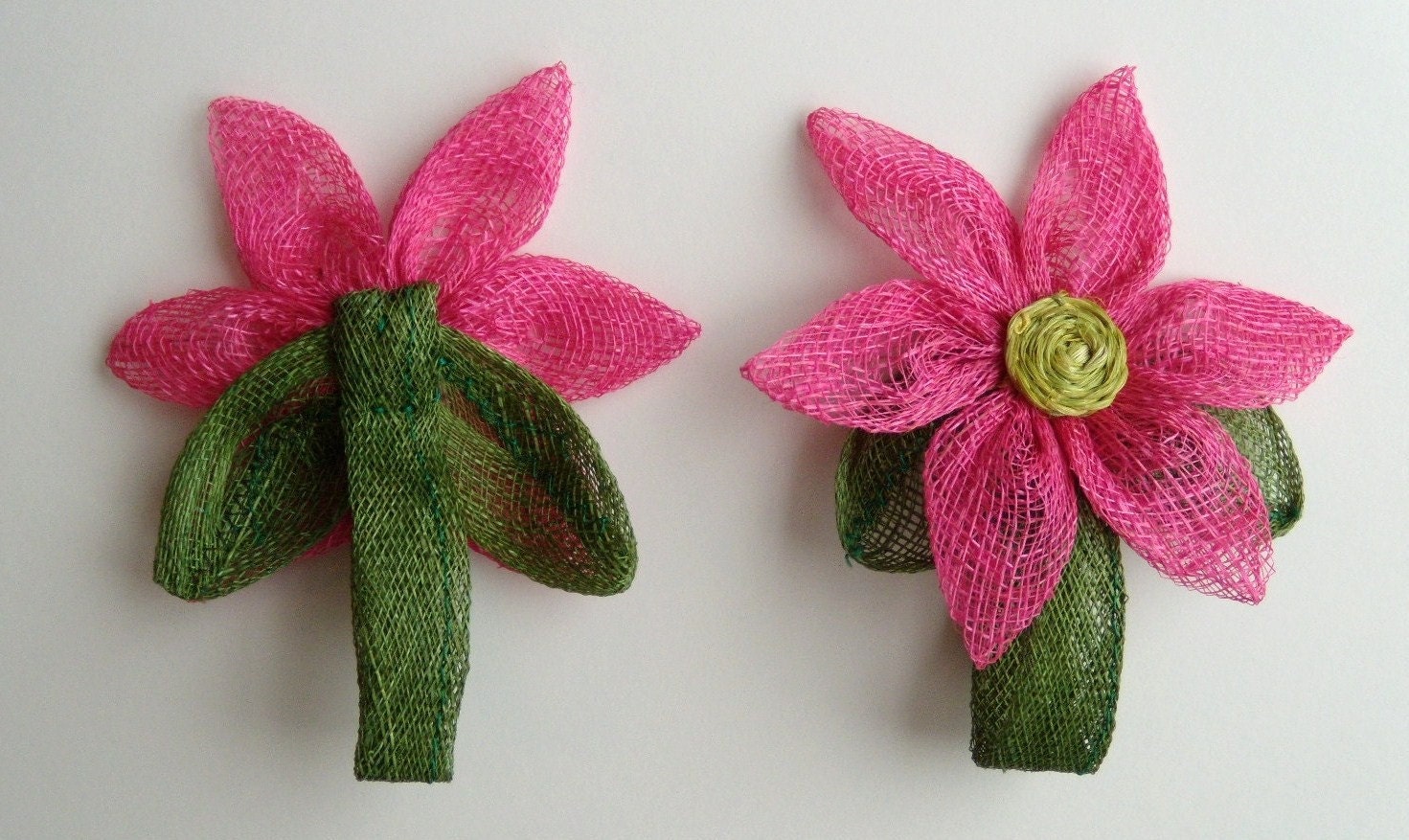 Vintage Napkins and Napkin Rings Pink and Green Flowers