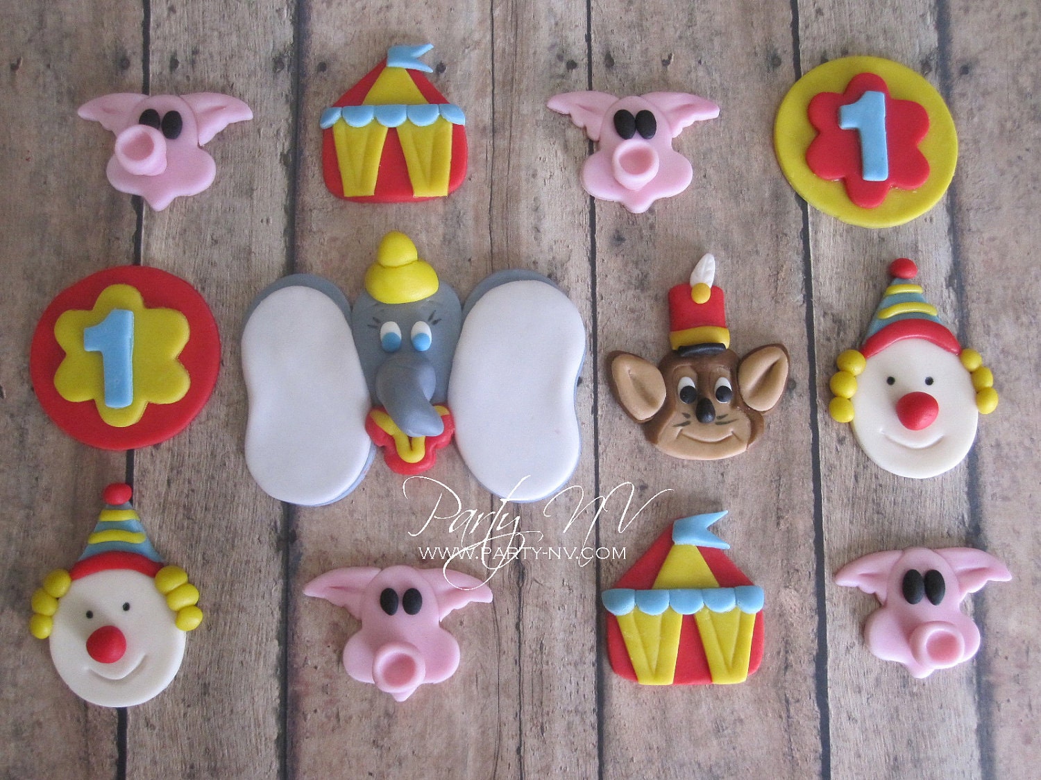 EDIBLE (Fondant Cupcake Toppers) - Vintage Dumbo Circus Il_170x135