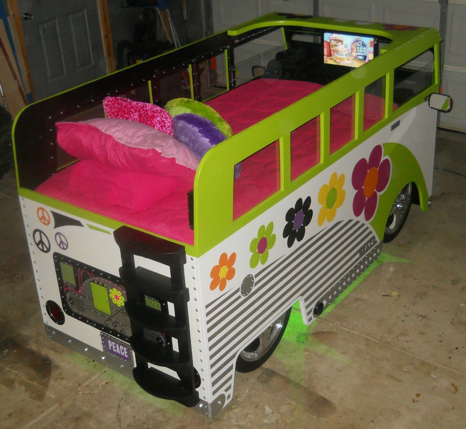 VW Bus Twin Bed Fantasy Themed Childres Bed w flatscreen tv for Jaymik81