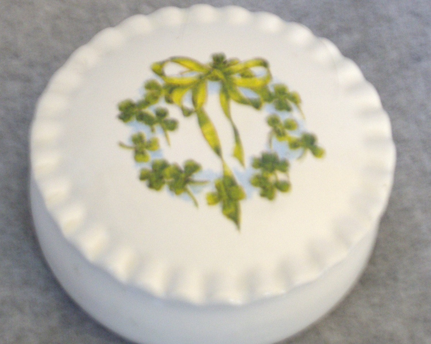 Small Round Trinket Box-Shamrock Wreath
