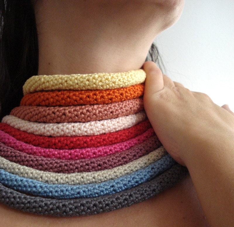 Crochet tube necklace - Going tribal