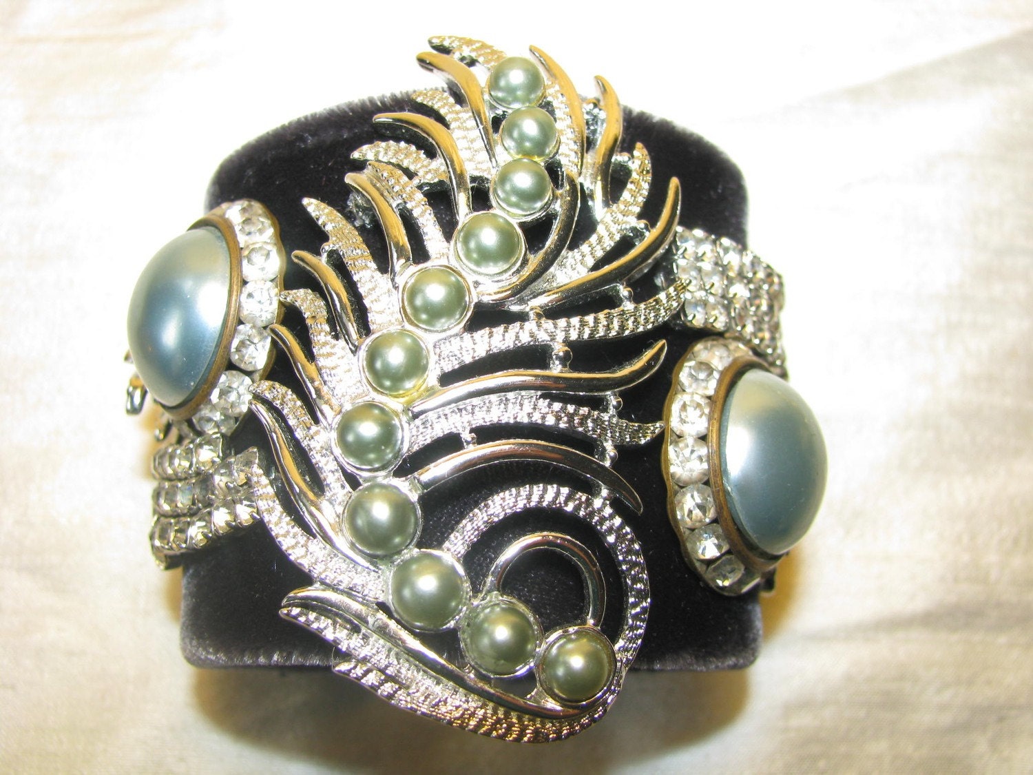 Sea Ocean Grey Blue Pearl Velvet Rhinestone Vintage Costume Jewelry Champagne Wishes and Cavier Dreams Cuff