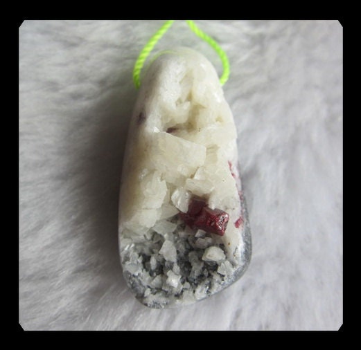 Drusy Geode Vandinite Pendant Bead,33x17x13mm,8.57g