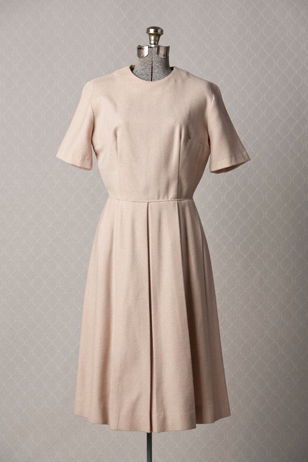 Womens Classic 1960s Cream Wool Pleated Vintage Dress // SMALL