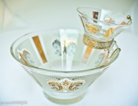 Vintage Libbey Glass FleurdeLis Chip and Dip by MOJOmercantile