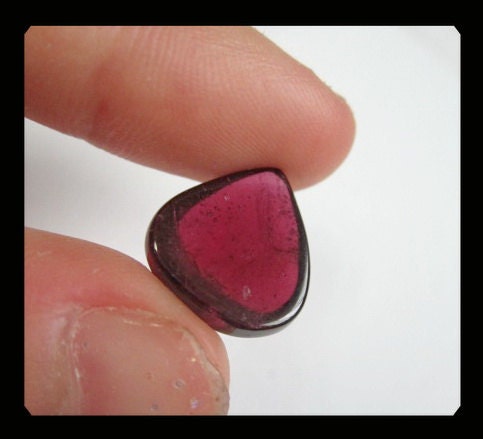 Garnet Cabochon,14x13x5mm,2.21g