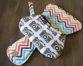 retro camera phone clutch: sweet. little. padded