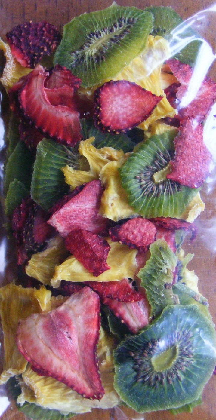 Dehydrated Strawberry / Pineapple / Kiwi slices - Shipping included