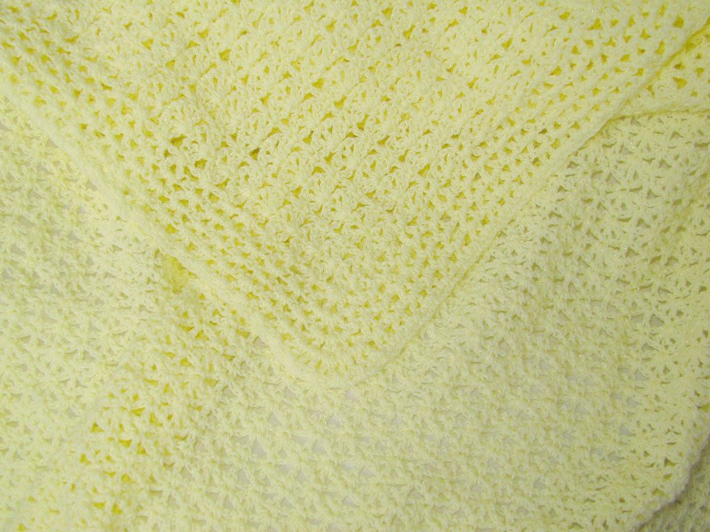 PDF 209: Yellow V's and Shells Baby Blanket Afghan Pattern