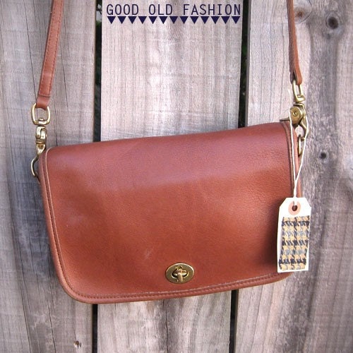 Vintage Brown Leather COACH Crossbody Bag by goodoldfashion