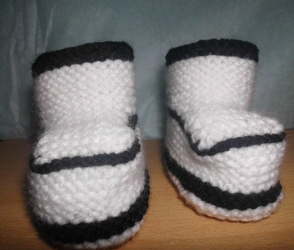 Baby Booties Hand Knit sneaker/ trainers