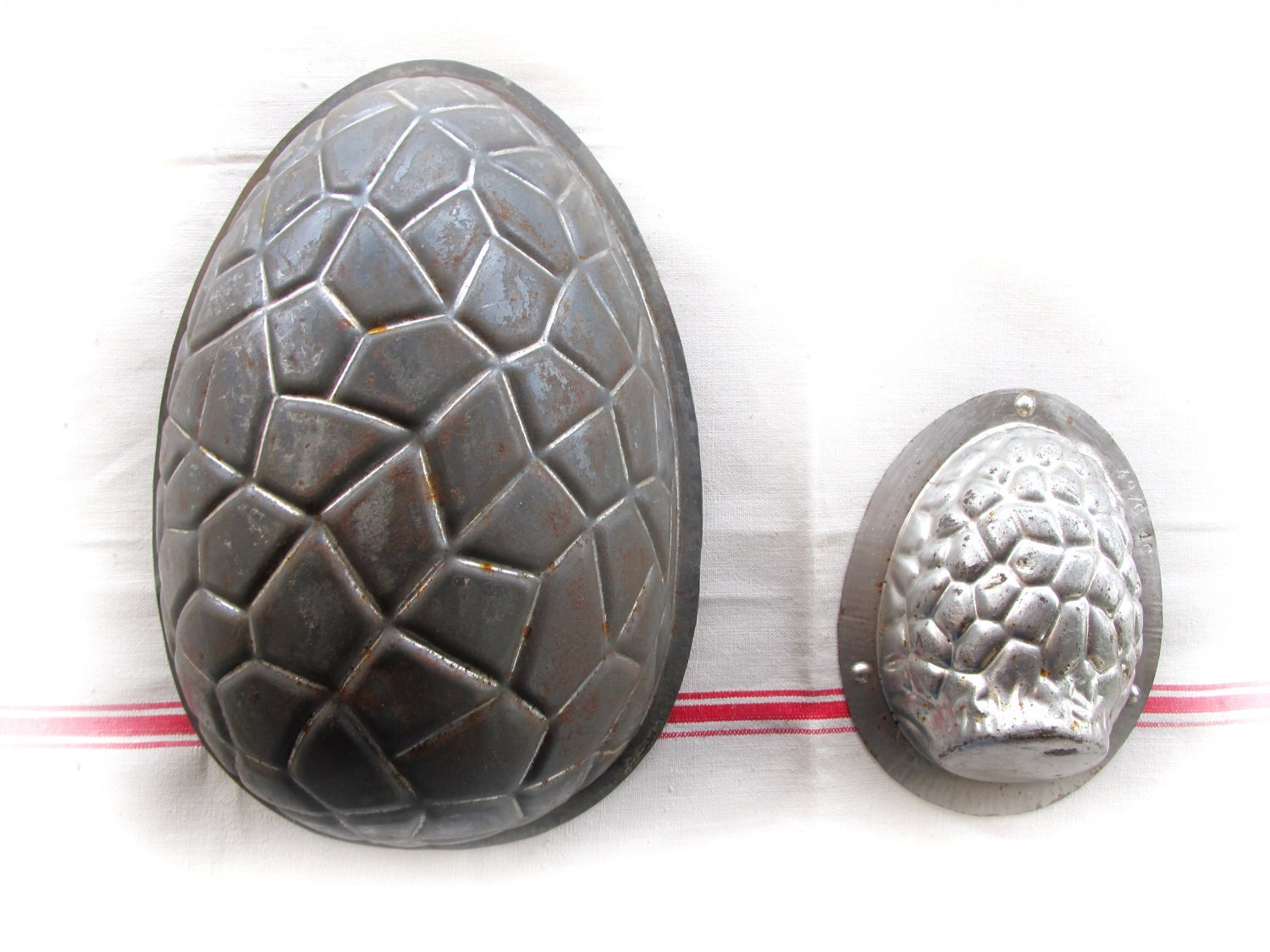 wall collection,Vintage french pastry : LARGE metal molds egg and pine cone shaped,,Easter Chocoleta egg