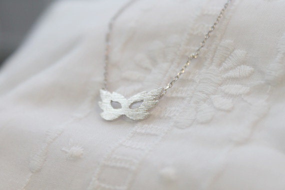 Tiny Fairy Mask charm Necklace - S2226-1