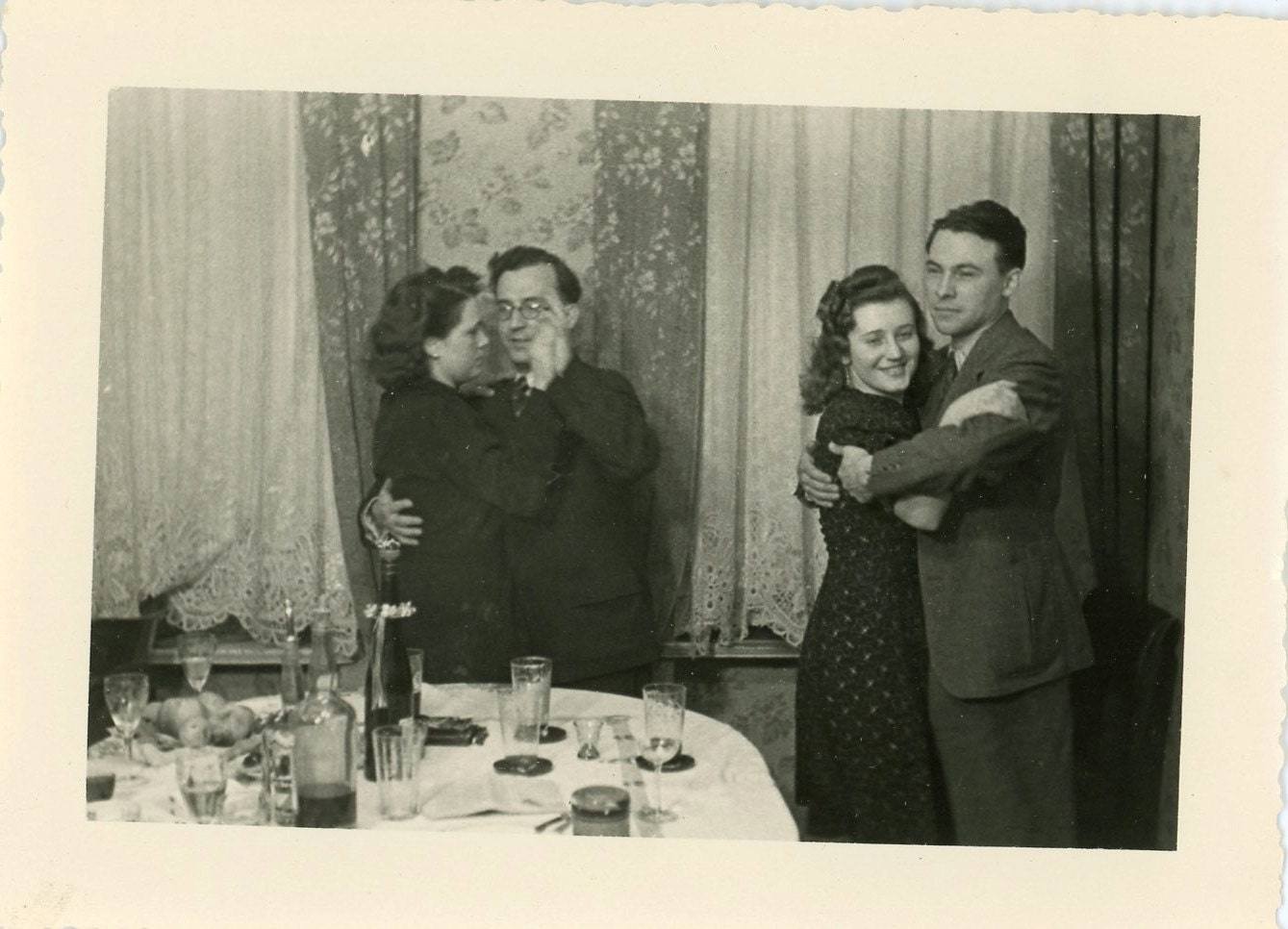 Vintage Photo, Man, Woman, Love, Heart, Anniversary, Wedding - Double Date Fun - HL001