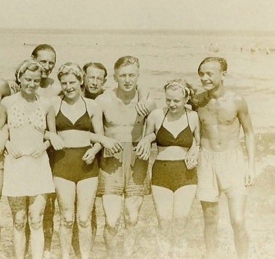 Vintage Photo - Taking In The Sun - LBS001
