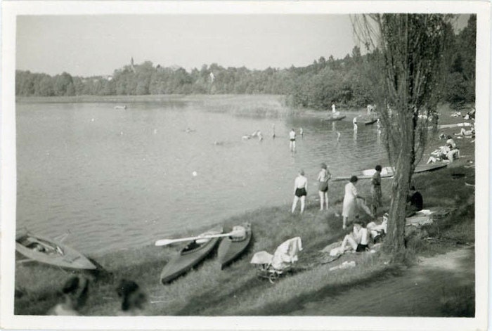 Vintage Photo "Summer At The Lake", Photography, Paper Ephemera, Snapshot, Old Photo, Collectibles - LBS003
