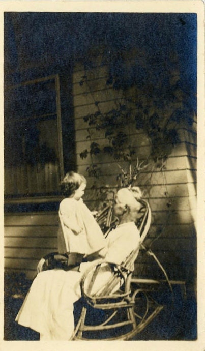 Vintage Photo "Time With Grandma", Photography, Paper Ephemera, Snapshot, Old Photo, Collectibles - 0042