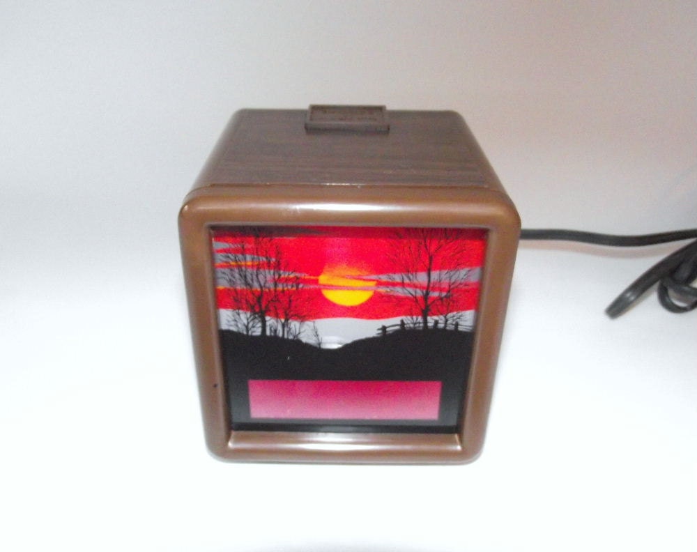 Vintage Spartus Sunset Cube Digital Alarm Clock.
