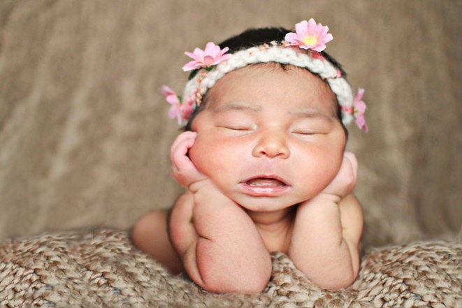 Daisy Headband Knitting PATTERN, Bulky Art Yarn, Uses Just 7 Yards, For Photo Prop- Stashbuster