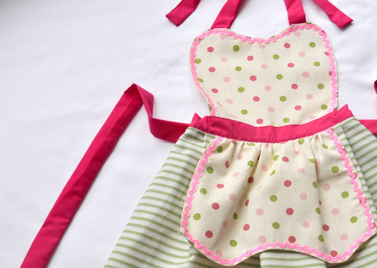 Girls Apron- Little girls Pink and Green Polka Dots Apron Ages 3-8 Perfect as a Valentine's gift -Ready to Ship