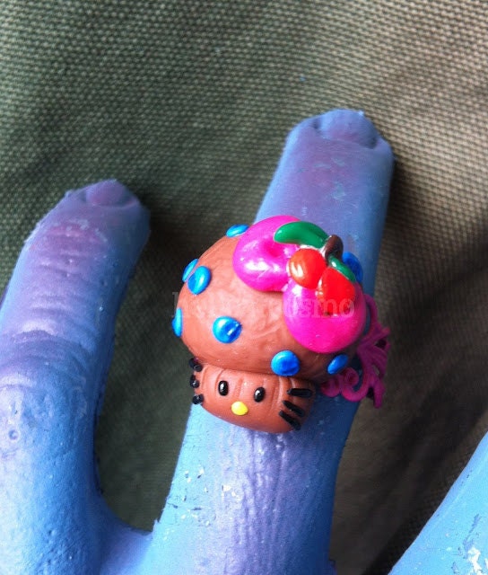Hello Kitty Blueberry Muffin ring