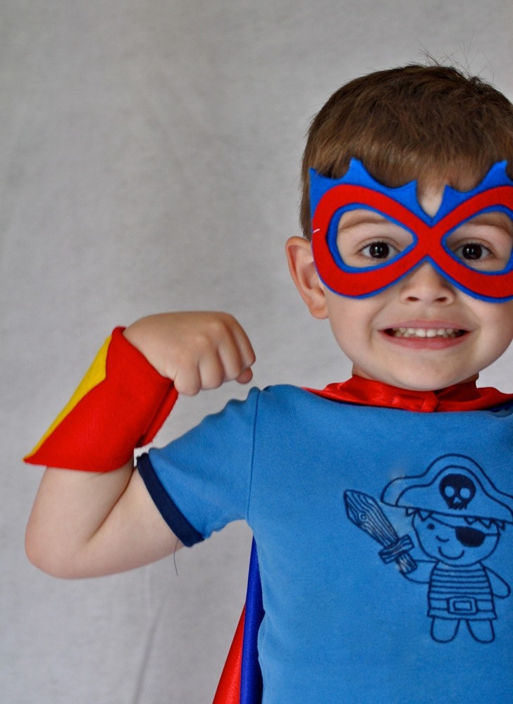 Superhero accessory set - power cuffs and mask